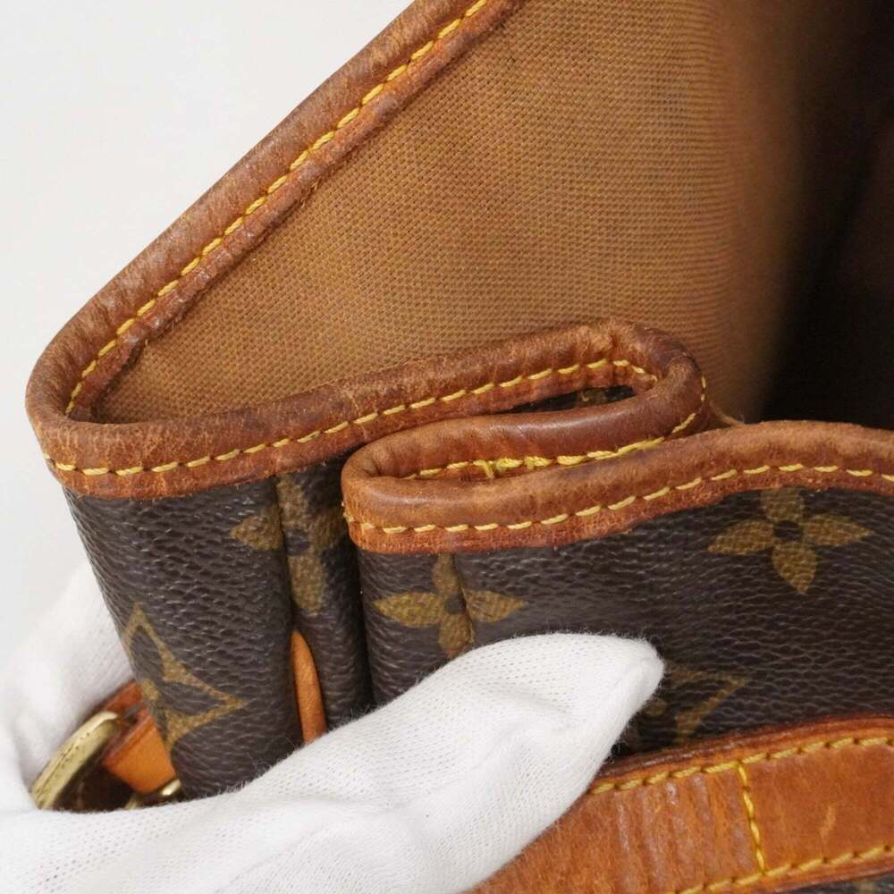 LOUIS VUITTON Brown Monogram Tote Bag - Picture 8 of 14
